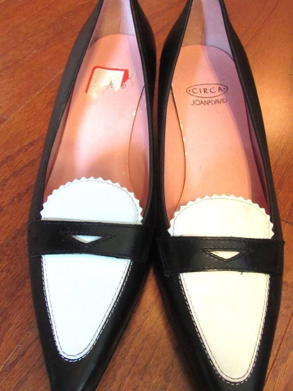 CIRCA JOAN & DAVID BLACK AND WHITE LOAFER-STYLE SHOES HEELS SZ 6 M
